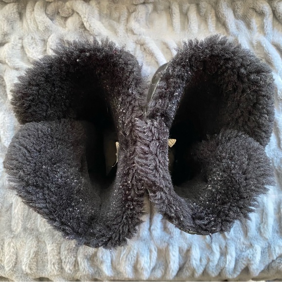 Ugg Bailey Button Triplet II Boots - Picture 10 of 10